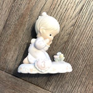 Precious‎ moments birthday 3 figure